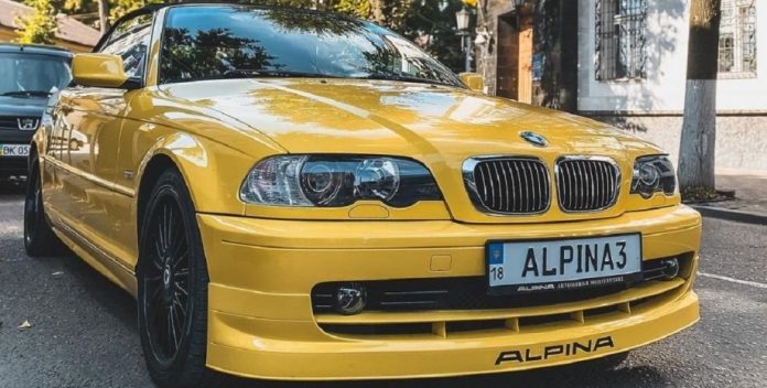 В Україні сфотографували рідкісний BMW Alpina B3 жовтого кольору: один з трьох (фото)