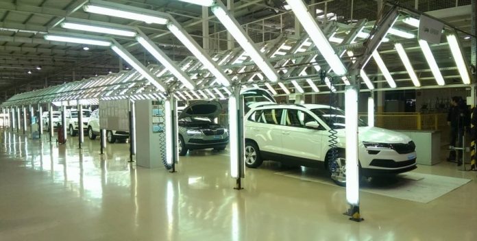 Які автомобілі продовжують випускати з конвеєра в Україні в умовах війни