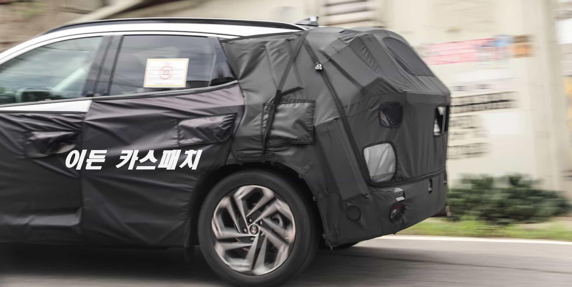 Новий Hyundai Tucson вперше застукали зовні та всередині