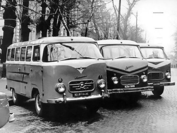 Що спільного між українським ЛАРЗ-977 та латвійським РАФ-977: цікавий факт вітчизняного автомобілебудування