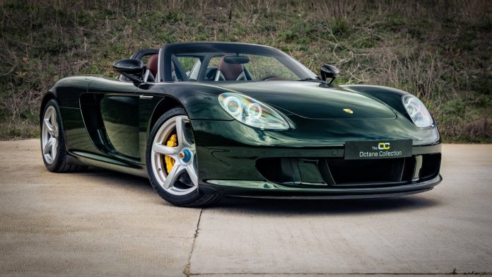 Суперкар Porsche за 1,5 млн доларів помітили на евакуаторі в Києві (відео)