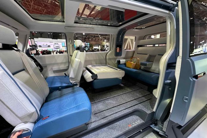 Toyota X-Van Gear Concept
