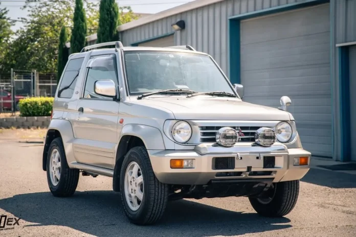 Колекціонери вишикувались в чергу: рідкісний Mitsubishi Pajero Junior ZR-II продають за $13 000