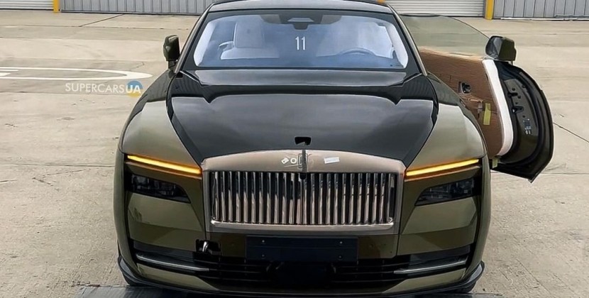 В Україну привезли новий лімітований Rolls-Royce Spectre за $420 000: фото