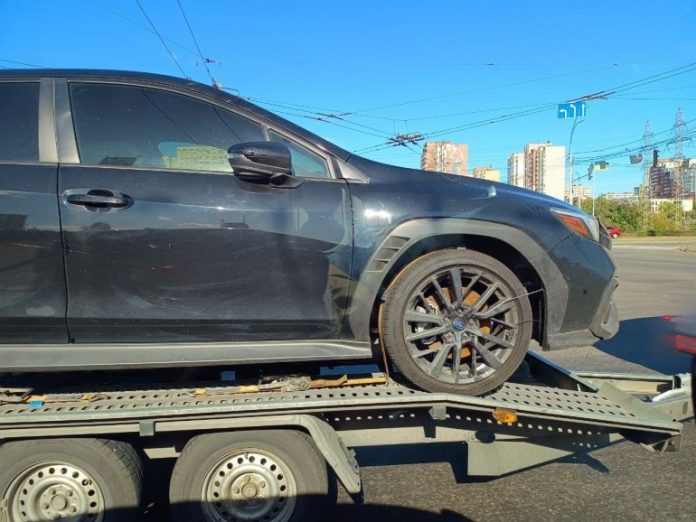 Вперше в Україні: в Києві помітили битий американський Subaru WRX на 275 к.с.