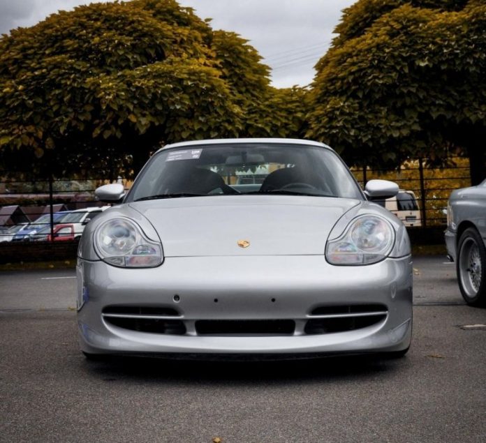 Рідкісний Porsche за $100 000 поповнив колекцію українця