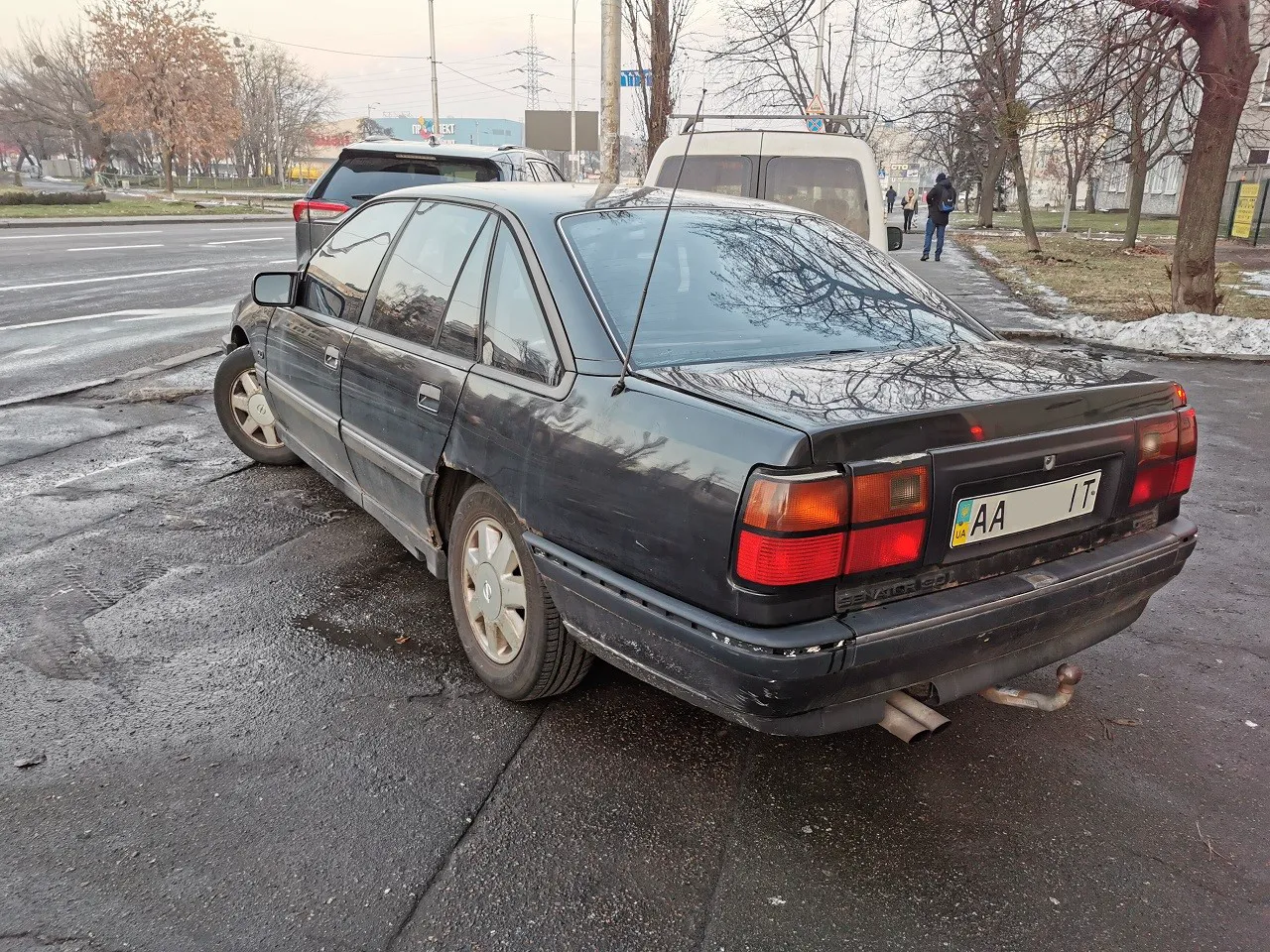 Рідкісний 30-річний Opel Senator другого покоління з витратою палива 9 літрів на 1000 км помітили в Києві