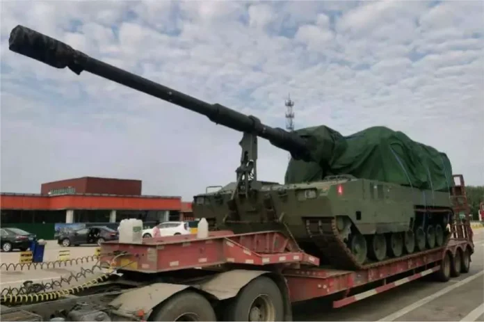 Двигун PLZ-05B, здається, розташований у правій передній частині корпусу