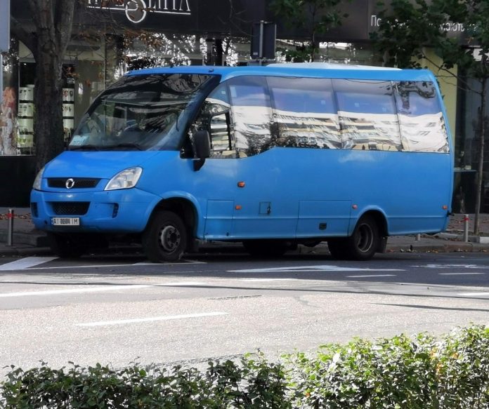 Рідкісний автобус Wing вийшов на рейс Київ - Чернігів