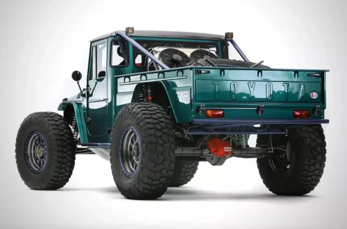 На виставці SEMA показано пікап Toyota FJ Bruiser із 735-сильним мотором