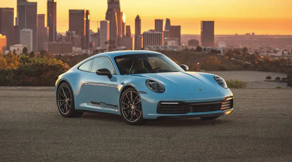 Розсекречено попередні характеристики моторів нового Porsche 911