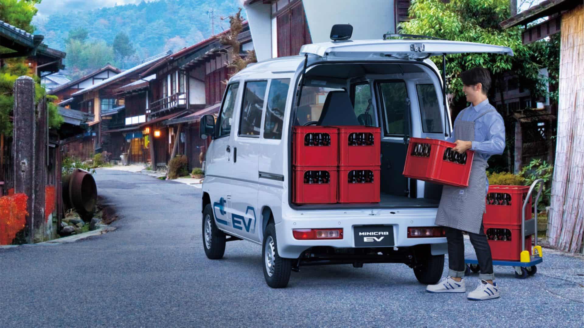 Вперше не для Японії: Mitsubishi випустить новий кейвен L100