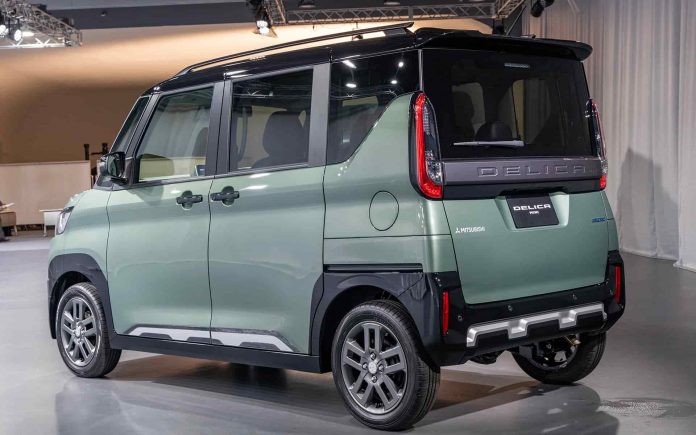 Японці назвали найкрасивішим автомобілем у країні міні-версію Mitsubishi Delica