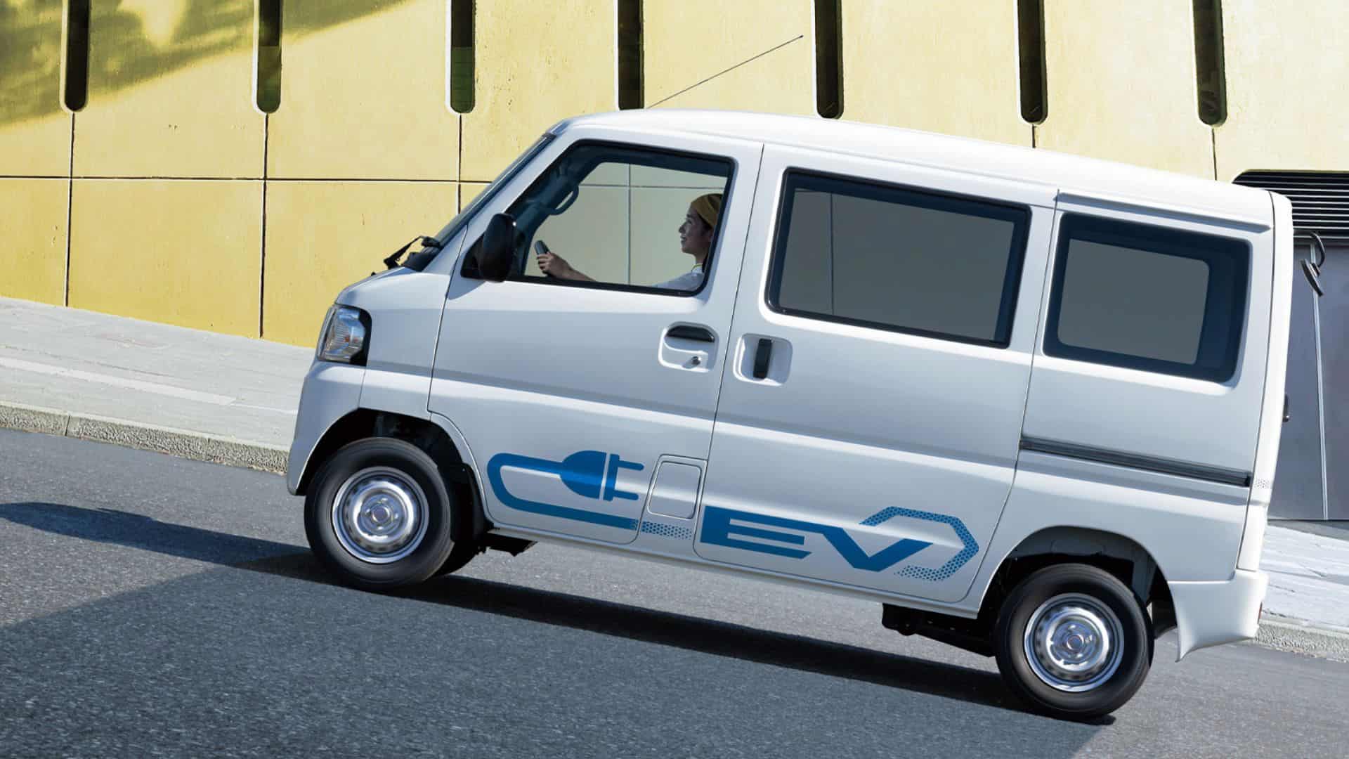 Вперше не для Японії: Mitsubishi випустить новий кейвен L100