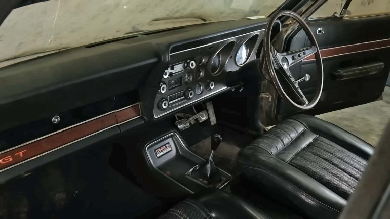 Іржавий 50-річний Ford продали на аукціоні за $152 000