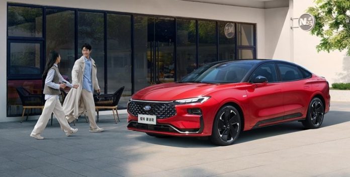 Седан Ford з витратою 3,8 л на 100 км: найекономніша модель компанії за $27 000