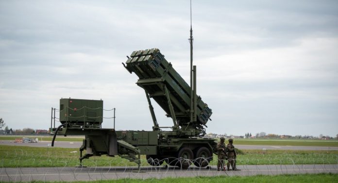 Що з ППО: чому російська ракета перетнула кордон з Польщею