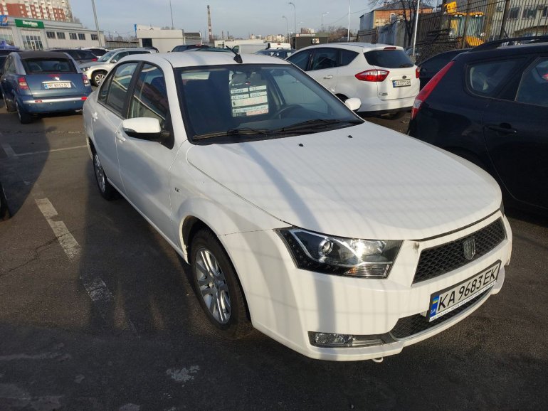 В Україні з'явився азербайджанський автомобіль на базі Peugeot