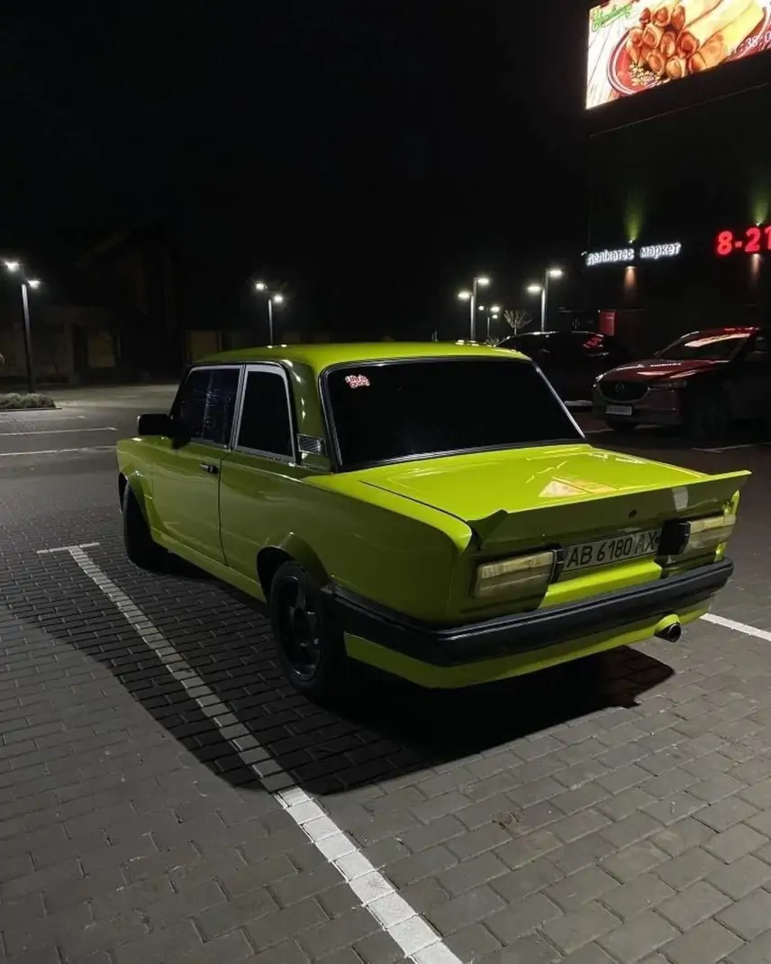 Жигуль з двигуном від BMW: яскравий ВАЗ без пробігу продають за $1 800