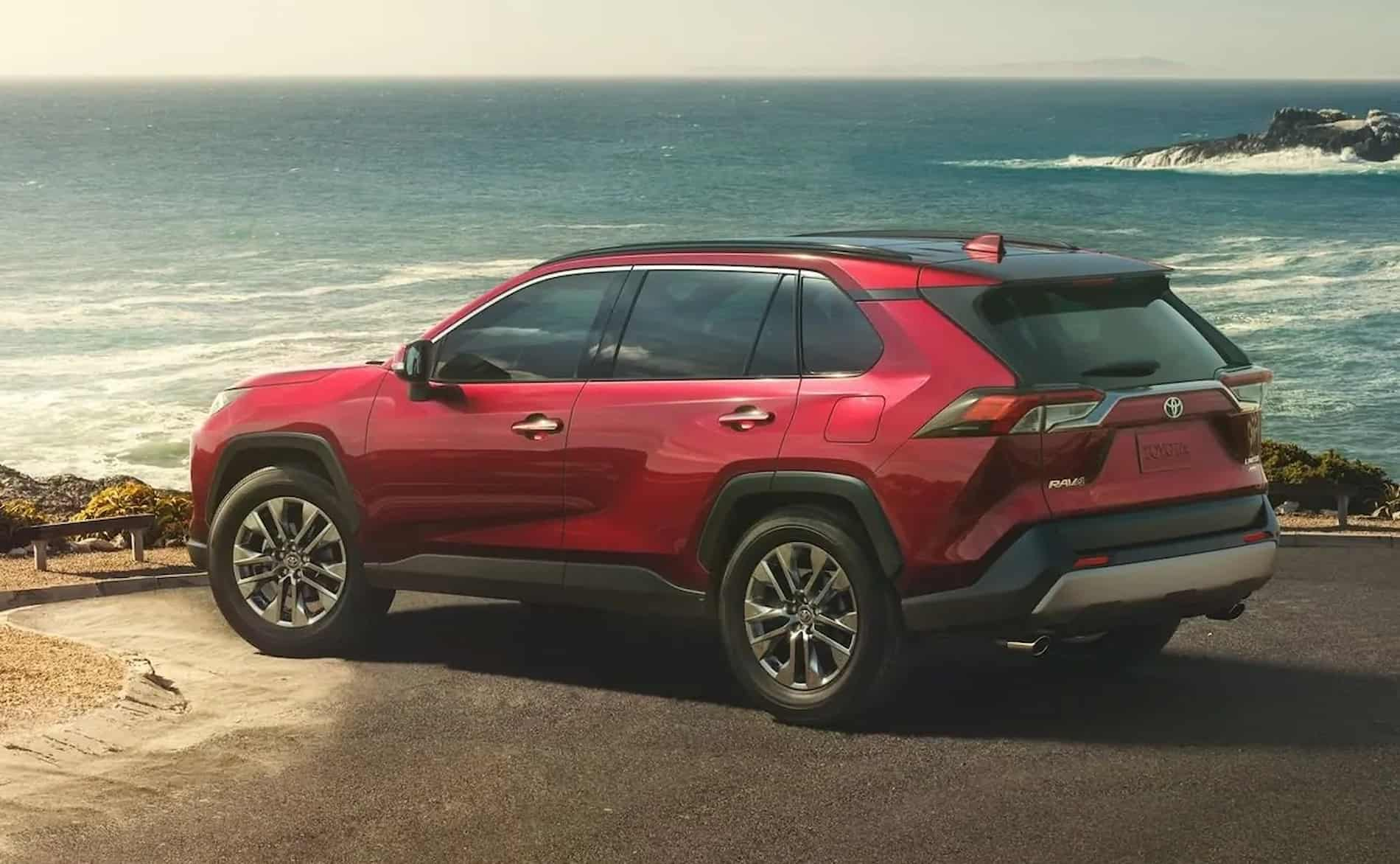 Кросовер Toyota RAV4 втрачає свою зразкову надійність?