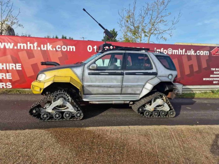 Унікальну версію Mercedes ML на випадок зомбі-апокаліпсису продають за 960 000 грн