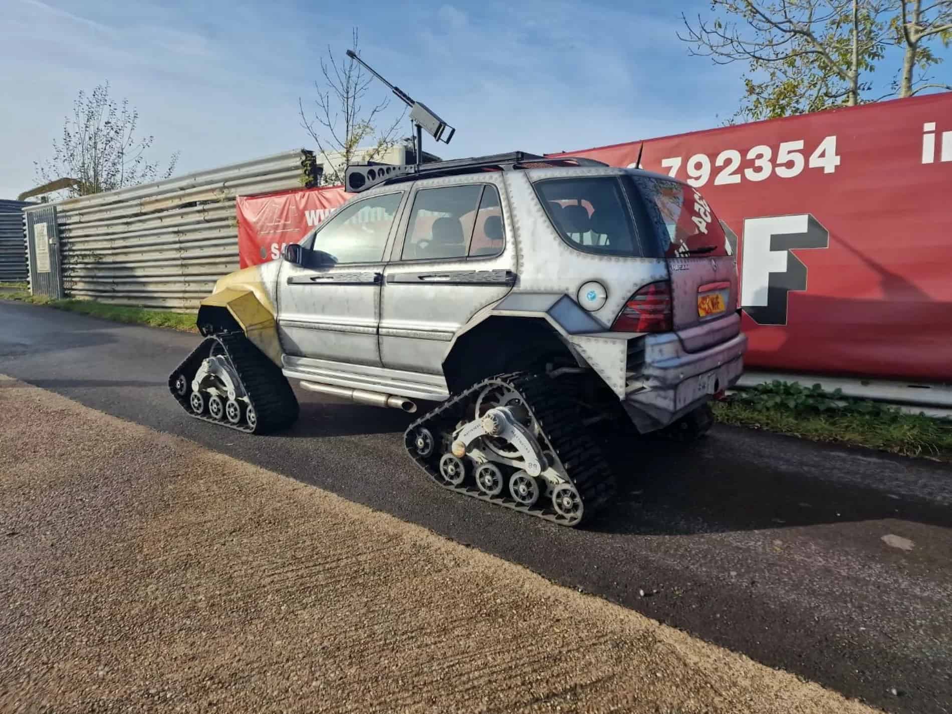 Унікальну версію Mercedes ML на випадок зомбі-апокаліпсису продають за 960 000 грн