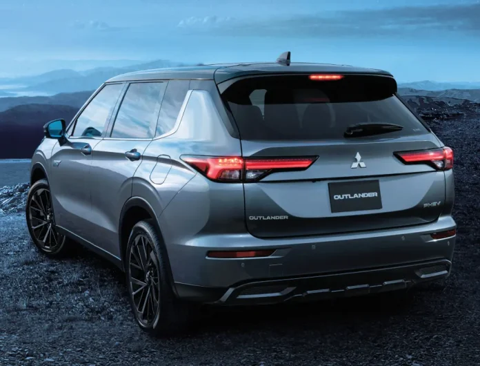 Популярний кросовер Mitsubishi Outlander оновився для ринку Японії