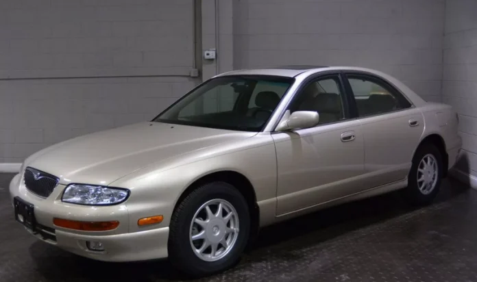 27-річну Mazda Millenia виставили на продаж в ідеальному стані