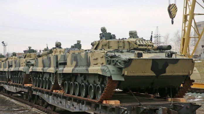 Російська армія отримала нову партію БМП-3 і БТР-МДМ