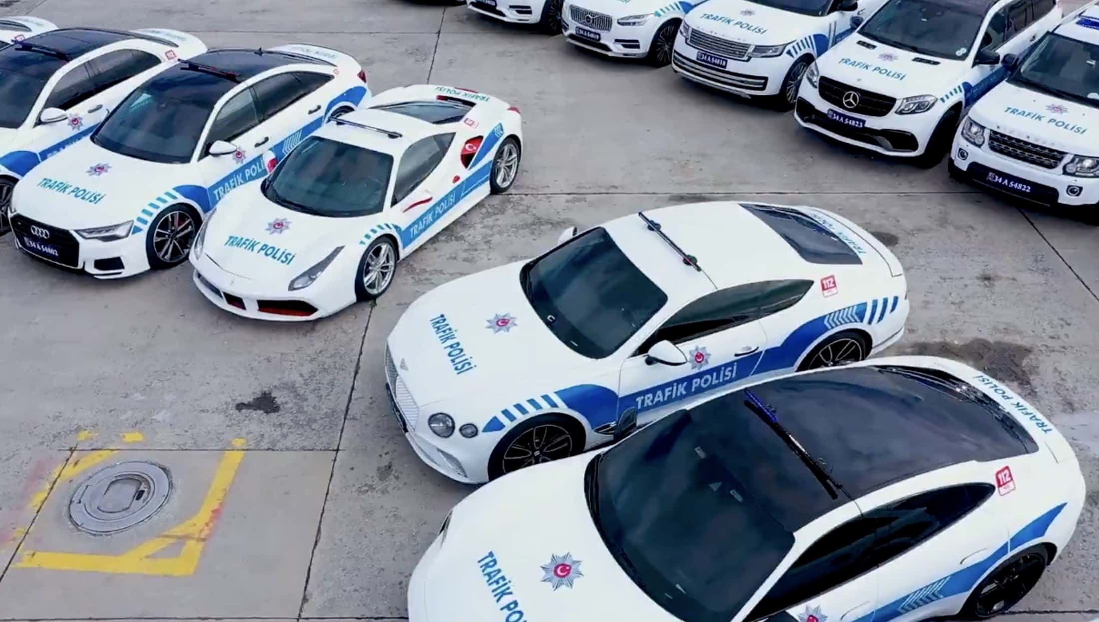 Поліція Туреччини привласнила собі конфісковані у злочинців суперкари (багато фото)