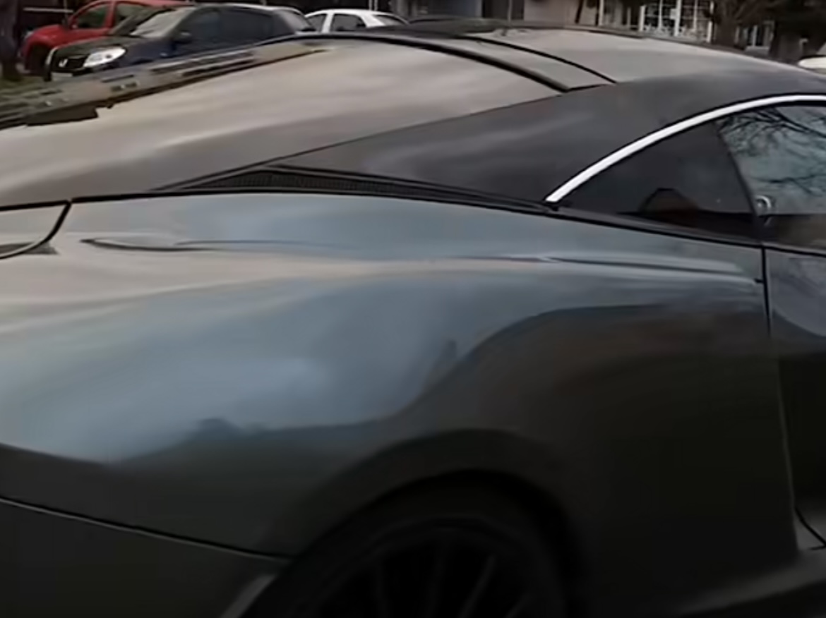 В Україні помітили преміальний суперкар McLaren за $210 000
