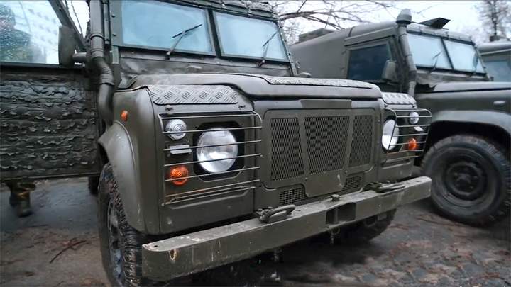 ЗСУ отримали модернізовані броньовані автомобілі Snatch Land Rover
