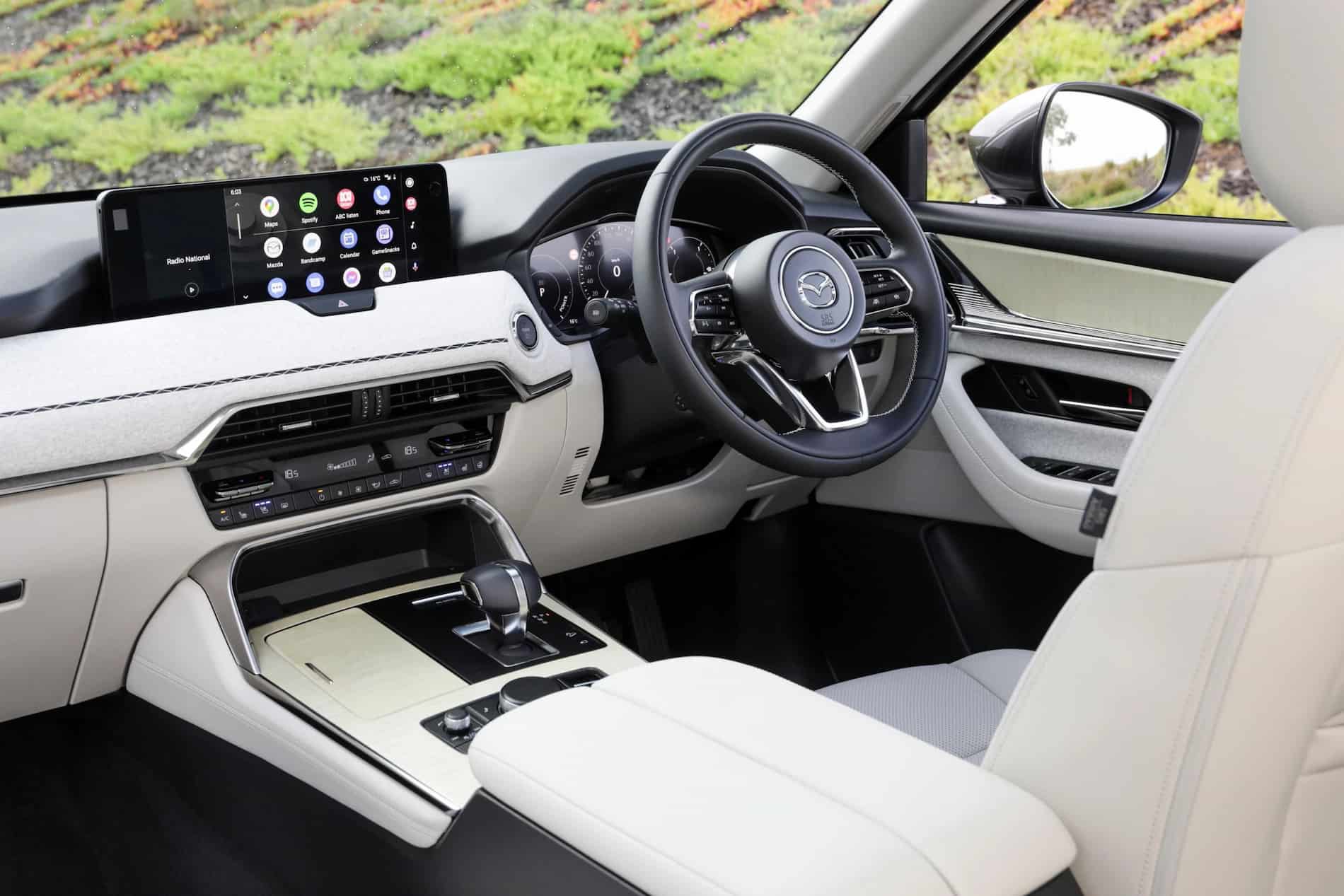 Новий 7-місний кросовер Mazda представлять у лютому