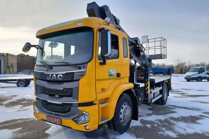 Новітню південнокорейську автовишку Dasan придбало підприємство з Харкова