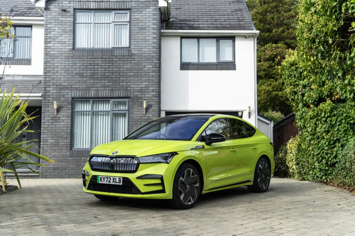 Кросовер Skoda Enyaq vRS оновили на 2024 модельний рік: він став потужнішим і далекобійнішим