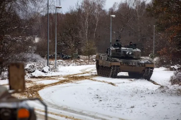 Rheinmetall завершив реконструкцію двох танків Leopard 2A4 для України за дев'ять місяців