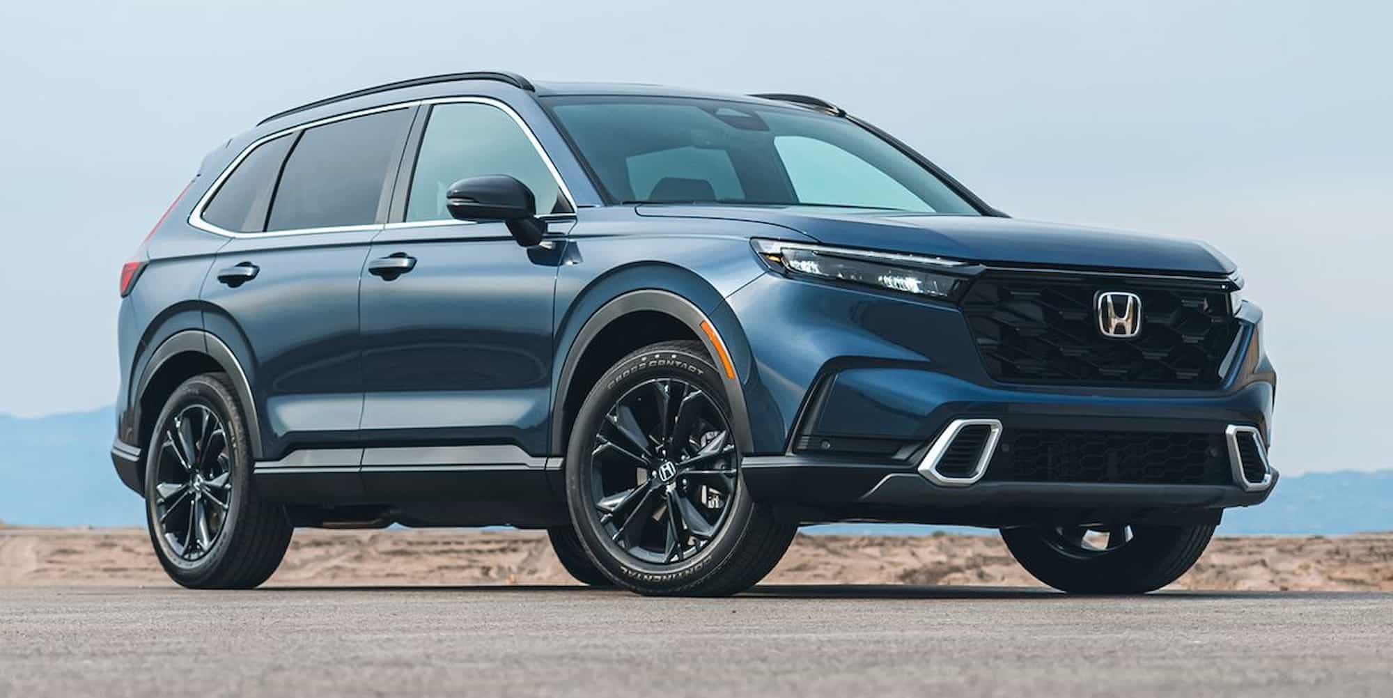 Названо 3 кросовери, які надійніші, ніж Toyota RAV4