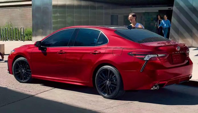 Эксперты назвали все плюсы и минусы Toyota Camry 2024