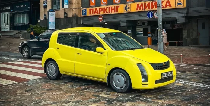 В столиці помітили рідкісну Toyota з правим кермом