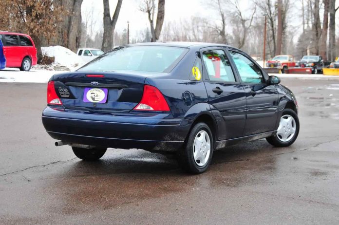 Ford Focus 2002 року випуску з пробігом 200 км продають дорожче, ніж 20 з гаком років тому