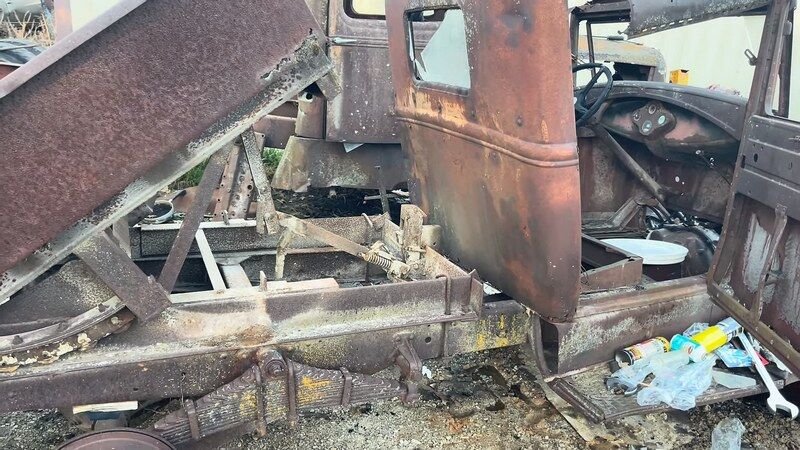 Завели майже сторічний двигун: знайдено раритетну вантажівку Ford