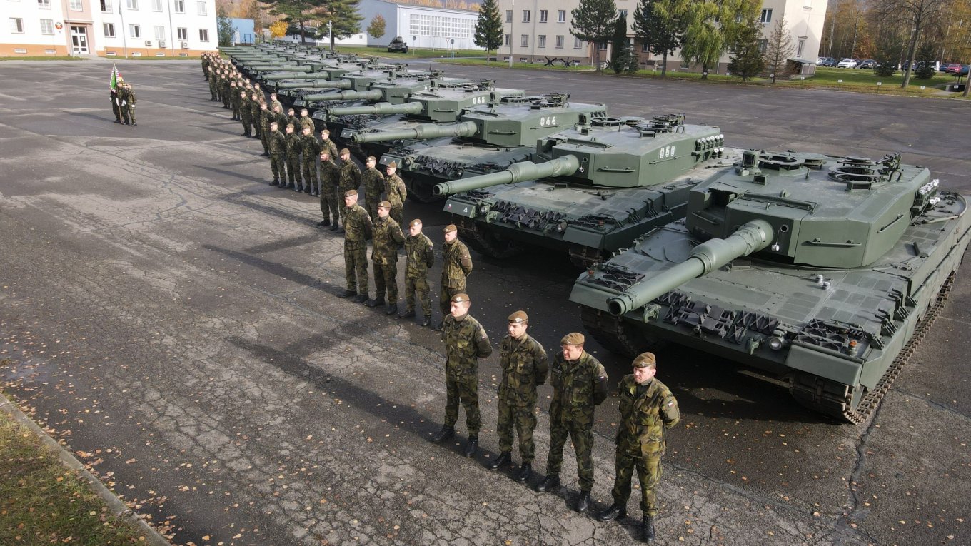 Чехія отримає 14 танків Leopard 2A4, а свою техніку передасть ЗСУ