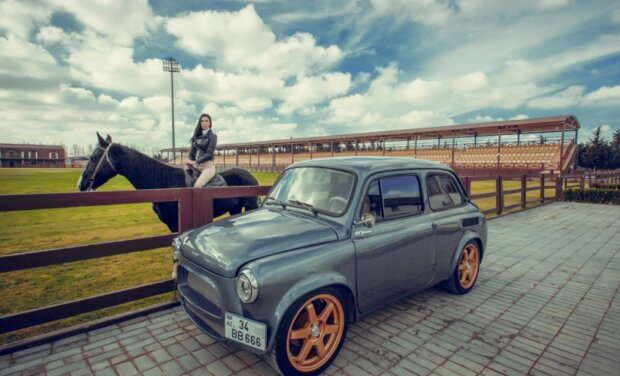 Гаражний майстер переробив старенький «Запорожець» на модний Mini Cooper