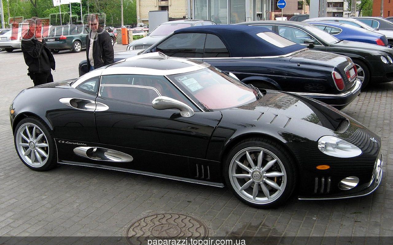 В Європі помітили ексклюзивний суперкар Spyker за 250 мільйонів євро на українських номерах