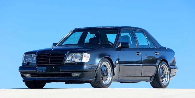 Седан Mercedes-Benz W124 1995 року виставили на аукціон за 300 000$: що особливого в моделі 