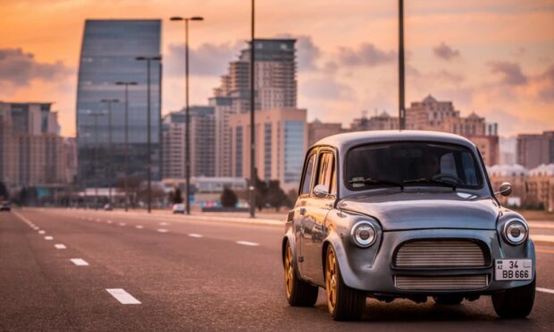 Гаражний майстер переробив старенький «Запорожець» на модний Mini Cooper