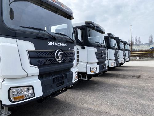 Новенька спецтехніка SHACMAN з потужними двигунами вперше приїхала в Україну