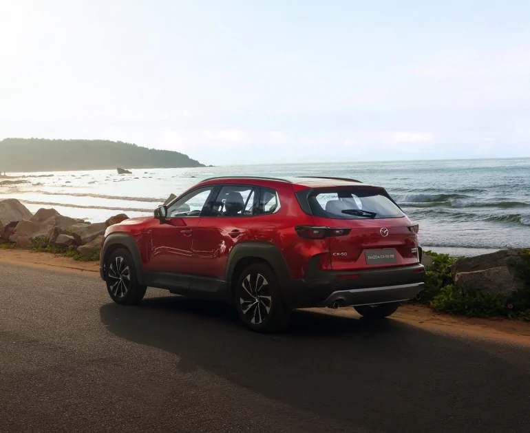 Прем’єра нової Mazda з витратою палива 5 літрів на 100 км та двигуном від Toyota RAV4