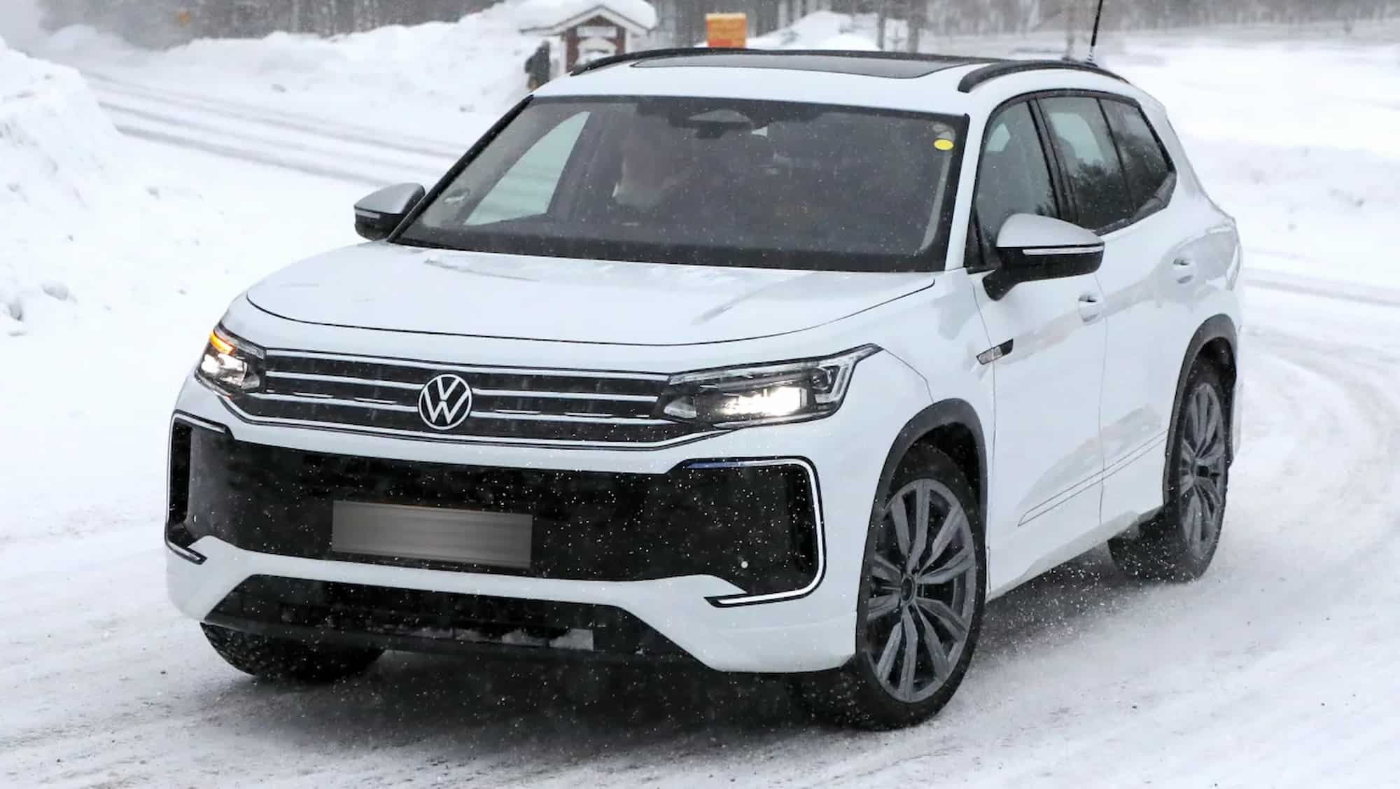 Старшого брата Volkswagen Tiguan помітили під час випробувань