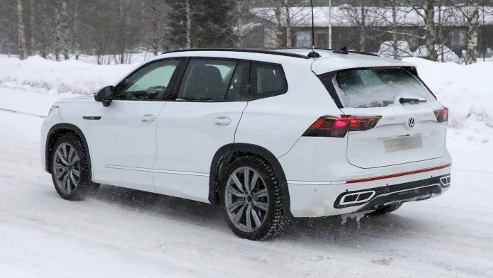 Старшого брата Volkswagen Tiguan помітили під час випробувань